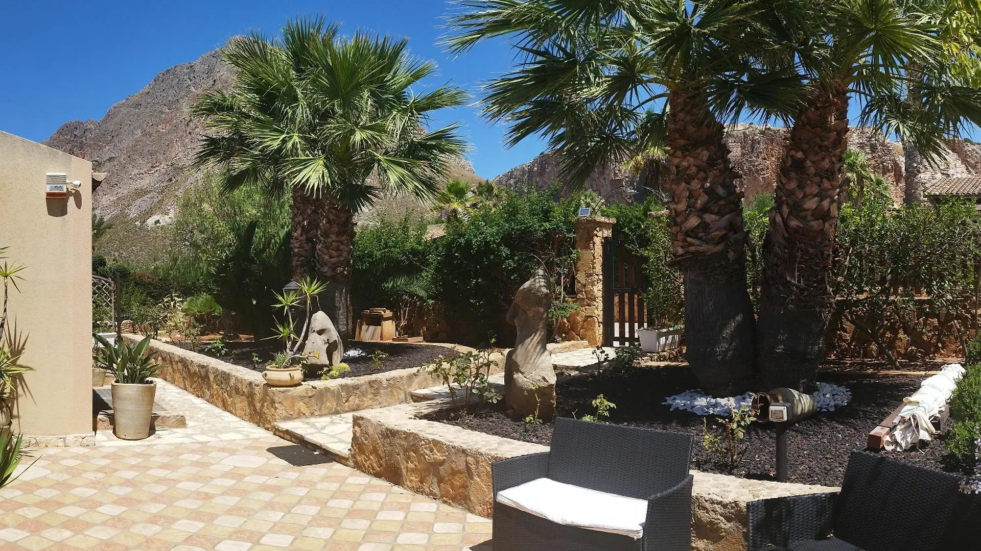 Baia Cofano Home contacts